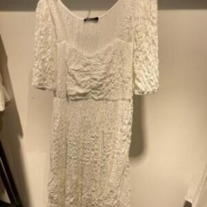 Vestido blanco fruncido corto