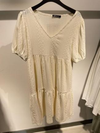 Vestido básico cuello en V