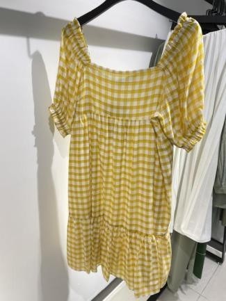 Vestido escote hombros descubiertos