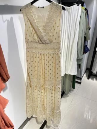 Vestido midi amarillo con estampado