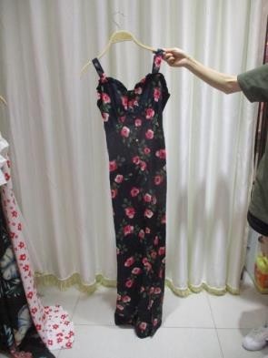 Vestido largo negro floral