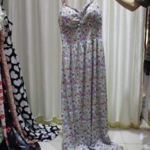 Vestido largo gris claro estampado floral