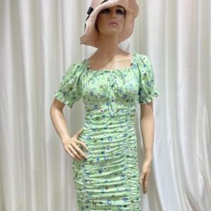 Vestido corto verde fruncido