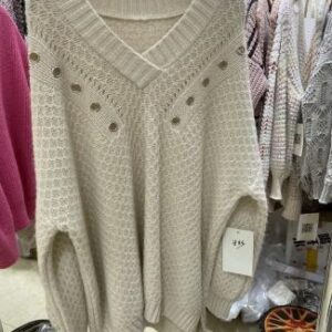 Sweater gris con tejido en relieve