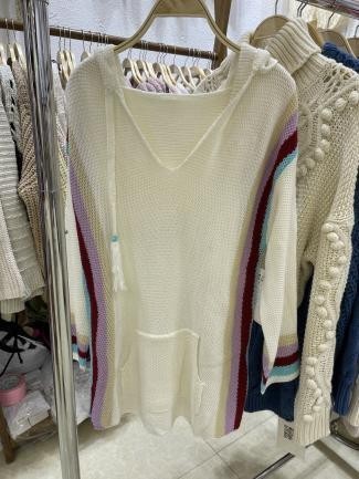 Sweater ancho con franjas laterales