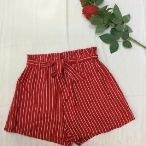 Shorts a rayas rojas y blancas