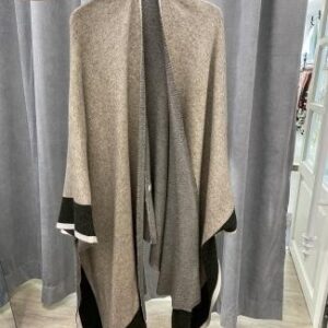 Abrigo ligero abierto