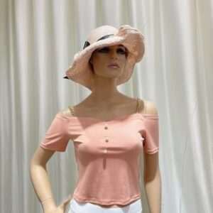 Blusa rosa con botones frontales y escote tipo bardot