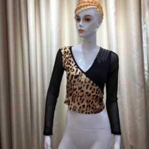 Camisa bicolor con estampado animal print