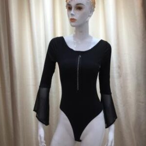 Body negro clásico con cierre frontal