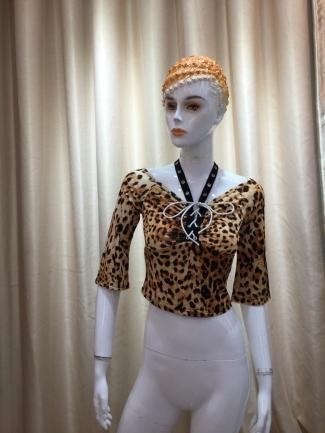 Blusa animal print con escote cruzado